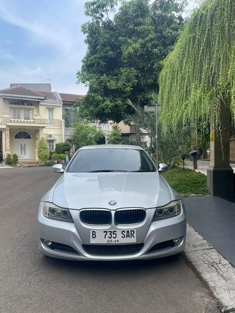 BMW 320i 2010 E90