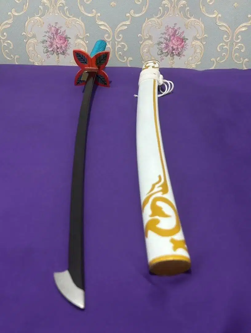 Pedang Kayu Kocho Shinobu Demon Slayer Cosplay