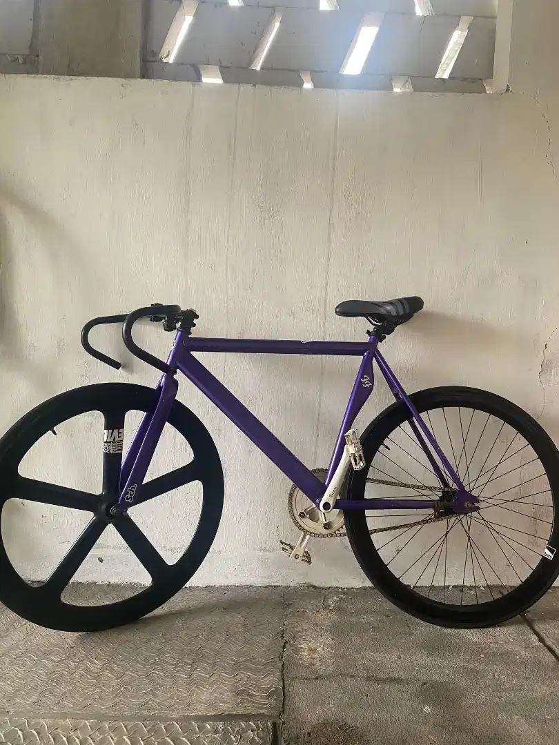 Dijual Sepeda Fixie Custom Istimewa Cakep