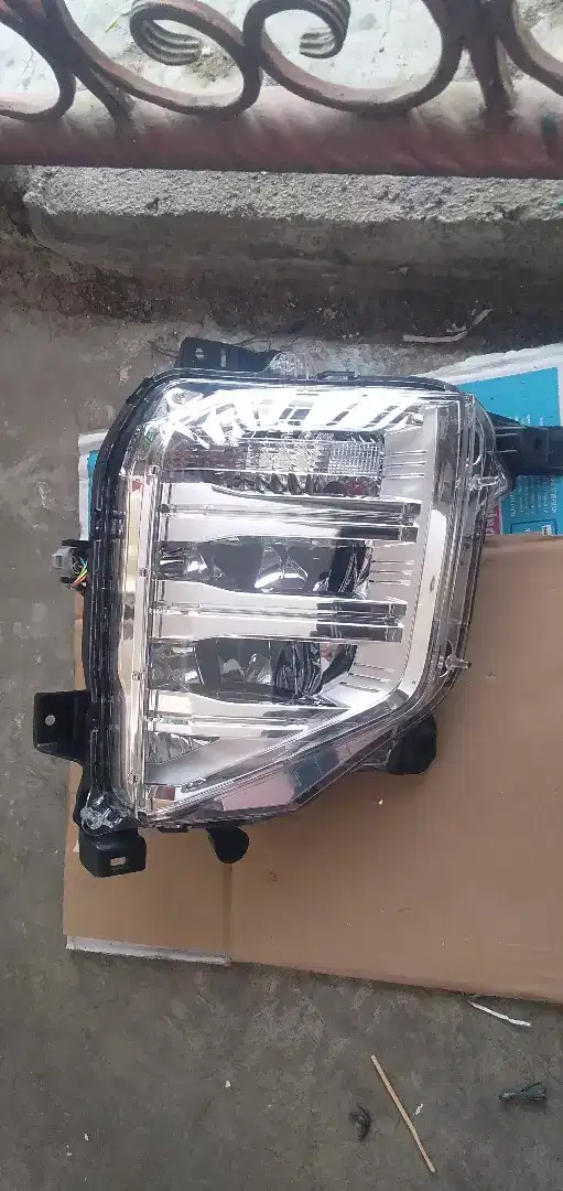 FogLamp Assy Mitsubishi PAJERO 2022