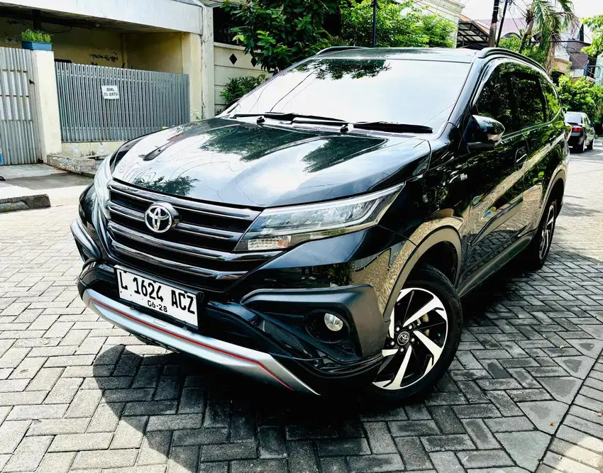 DP 18 JT DIJUAL TOYOTA NEW RUSH 1.5 S TRD S A/T 2018 SANGAT TERAWAT