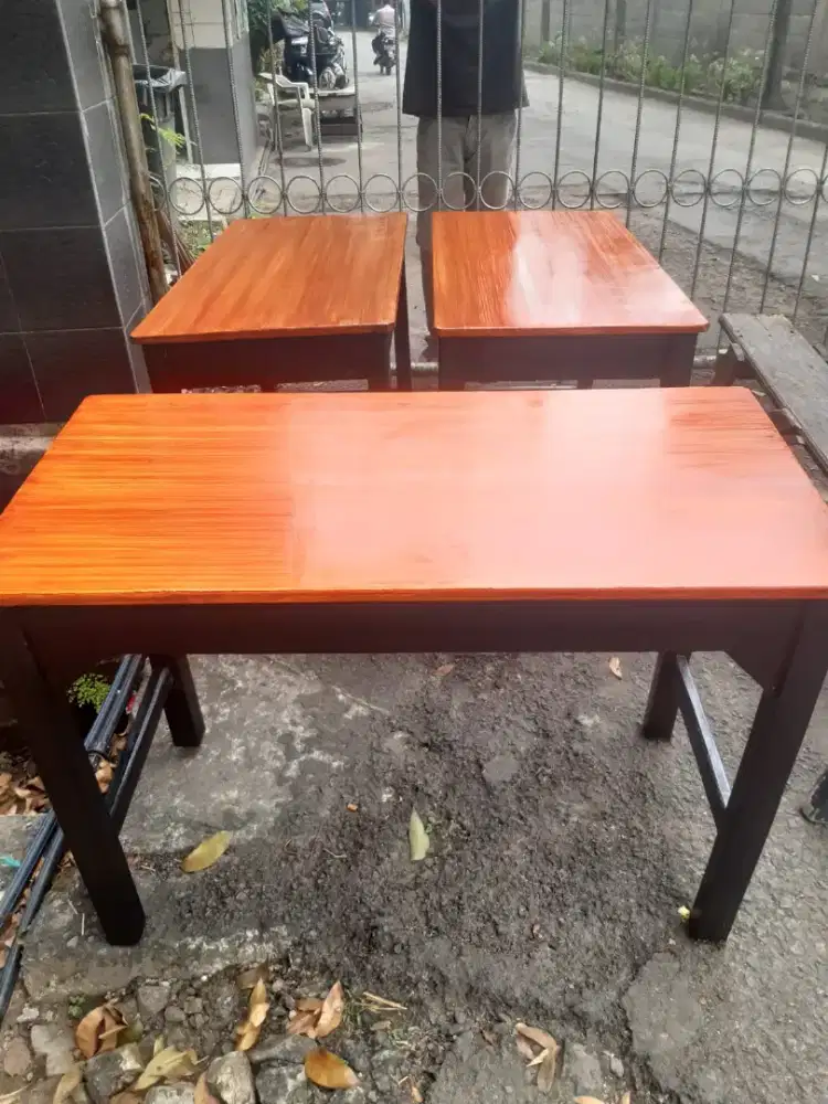 Meja jangkung serba guna