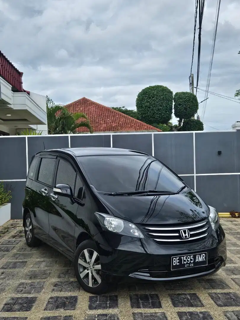 Honda freed 2011 psd 1.5 metik full istimewah yuk gass tinggal pakai