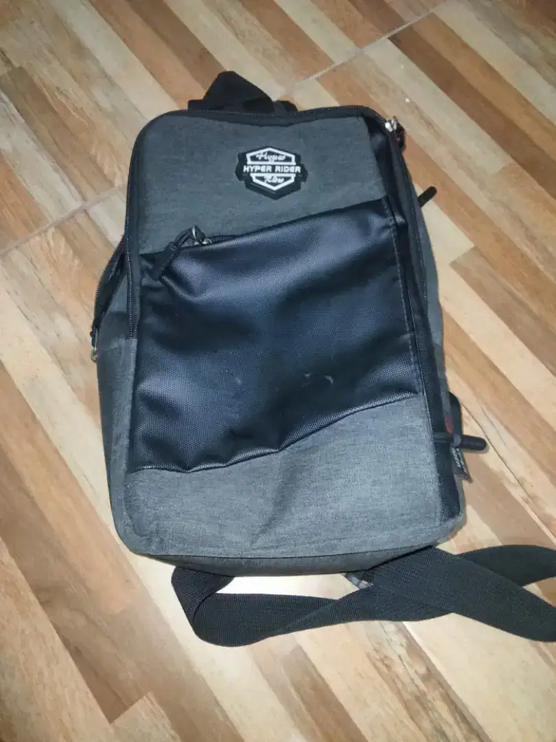 Tas merk Hyper Rider seperti Baru ada USB koneksi