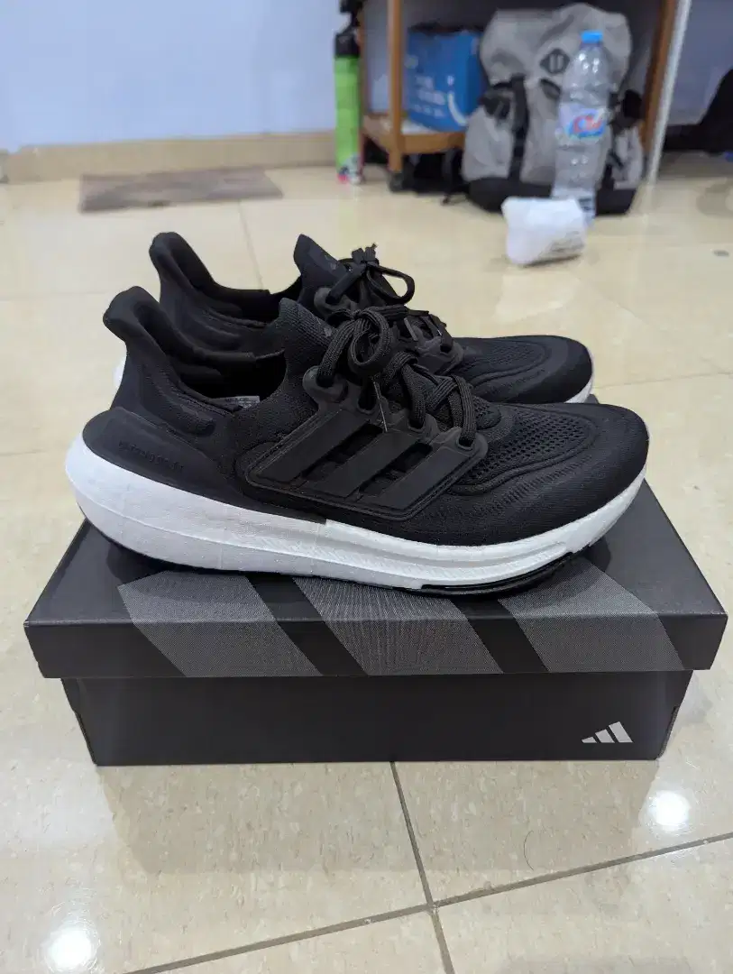 Sepatu Running Adidas Ultraboost Light Black White Original Resmi