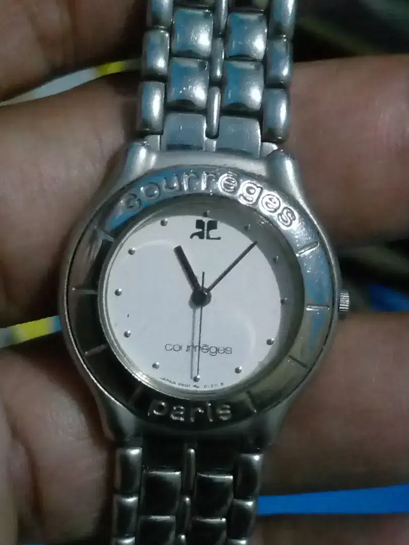 Jam tangan Courreges Paris