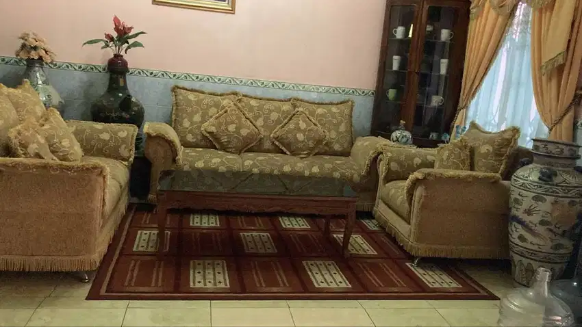 dijual sofa ruang tamu satu set