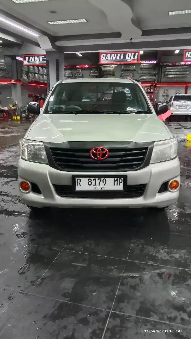 Hilux single cabin 2014 solar MT