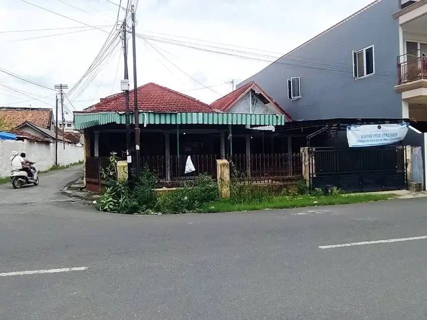 Dijual 2 Rumah satu halaman