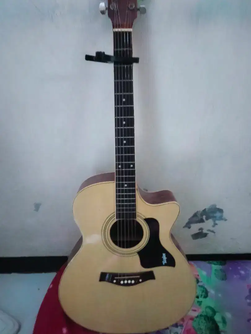 Gitar taylor bekas