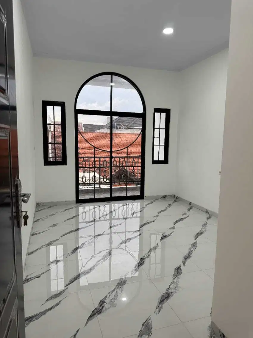 Dijual Rumah di jalan Dukuh Barat LT/LB: 56/165 m2 -  Tanjung Duren