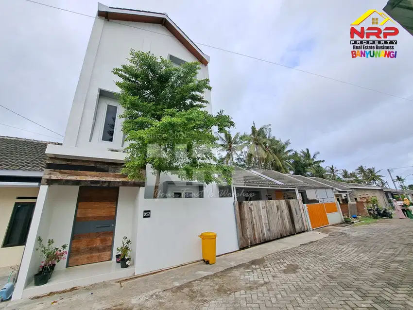 NEW SCANDINAVIAN House 3 Lantai dengan View Persawahan di Argopuro, Ba