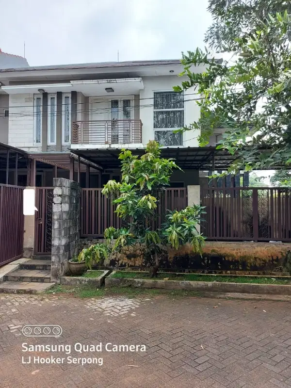 Rumah siap huni hadap barat depan taman di Villa melati mas