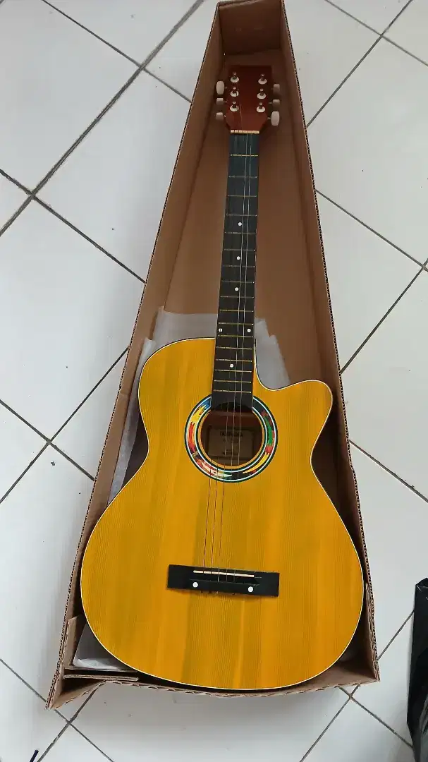 Gitar petik yamaha