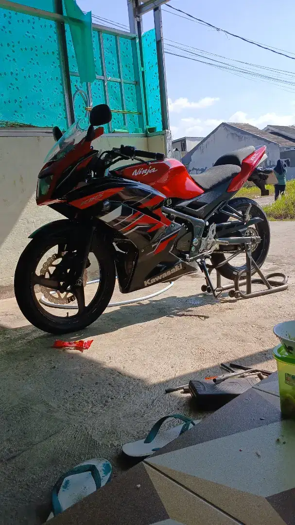 Kawasaki ninja rr new 2013 plat T subang