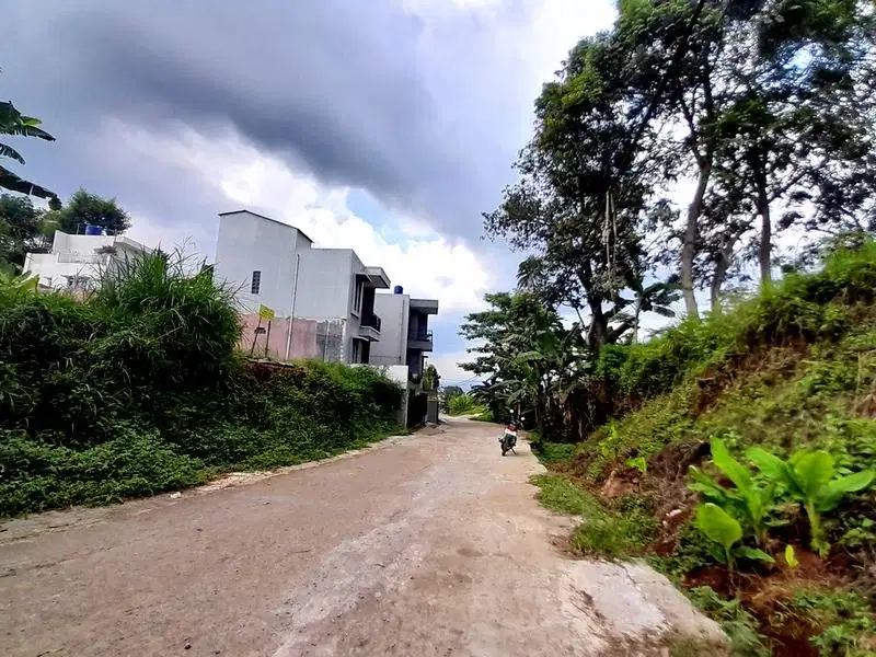 Tanah Datar Cimenyan, Bandung: (Dekat Saung Angklung Udjo)