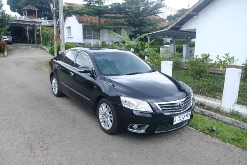 JUAL Mobil Toyota New Camry 2011 (AT) Hitam (Mulus)