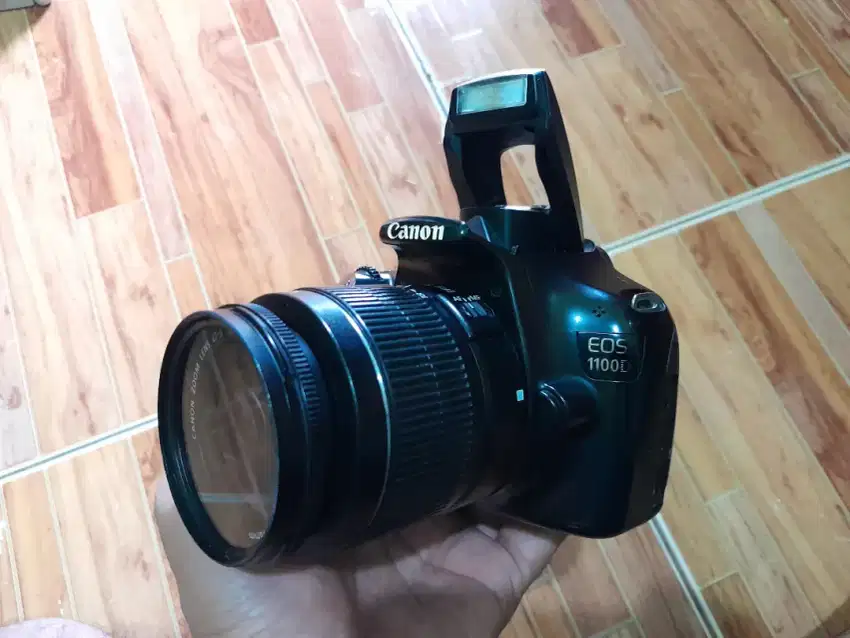 Kamera dslr Canon 1100D