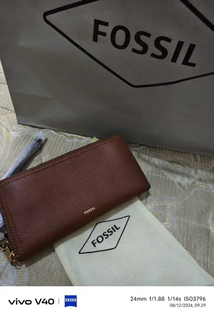 Dompet Fossil Baru