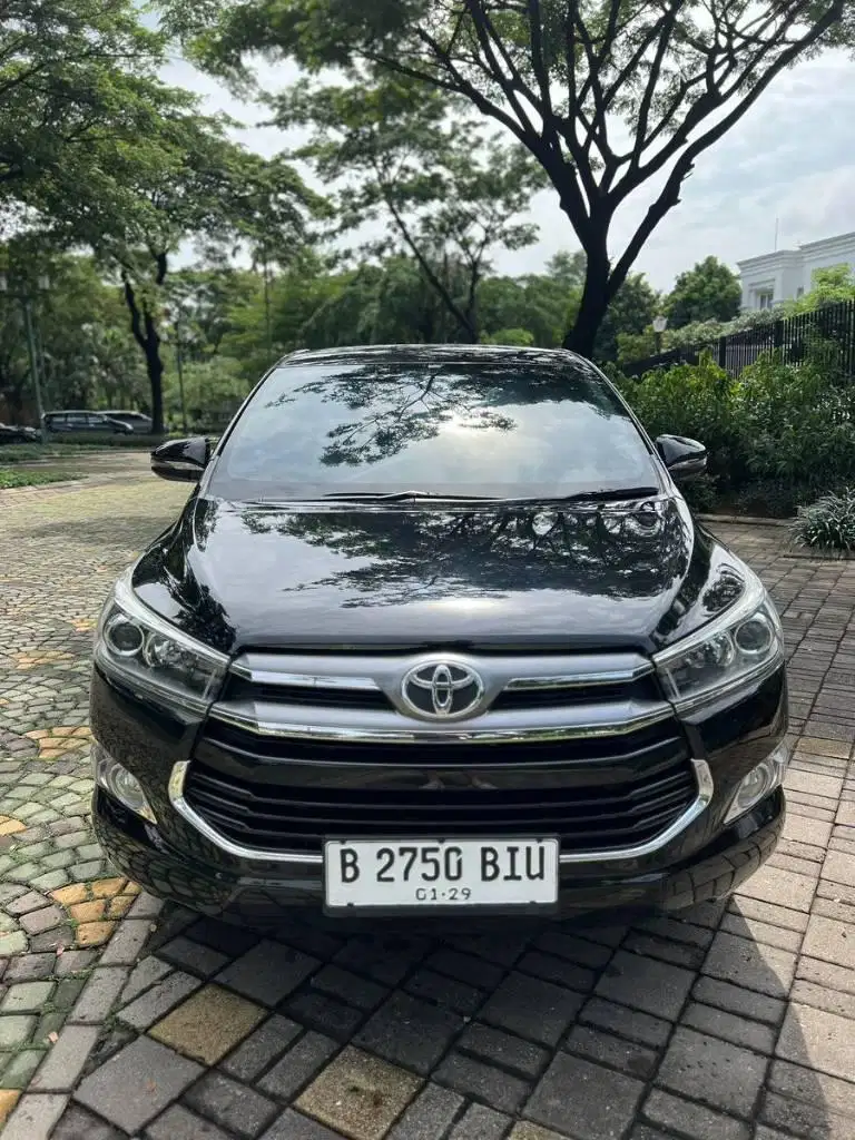 Toyota Innova Reborn 2.4 V Diesel AT 2019 Hitam