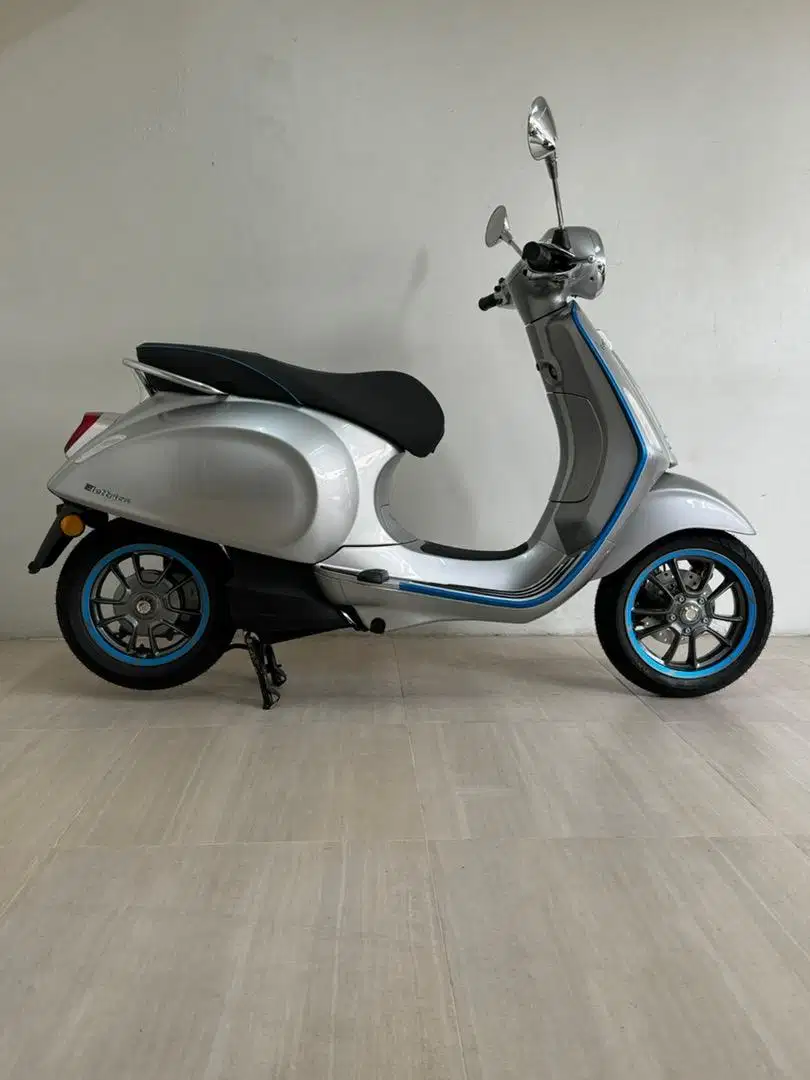 Vespa elletrica odo 0 km