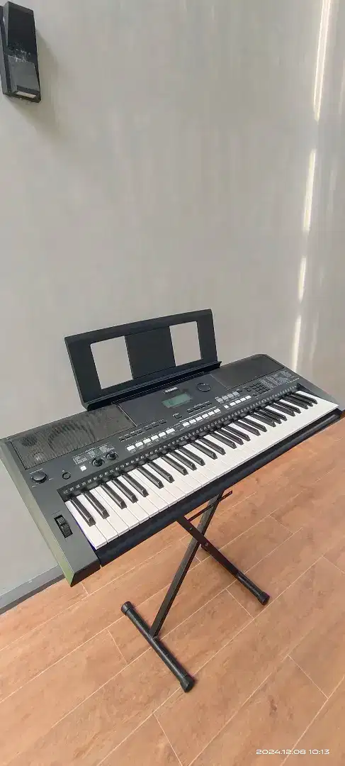 Yamaha PSR e433