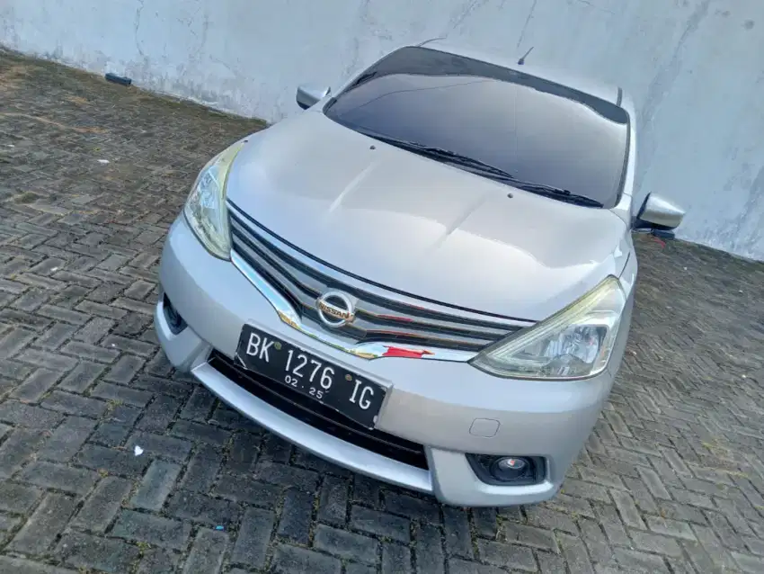 Nissan grand livina