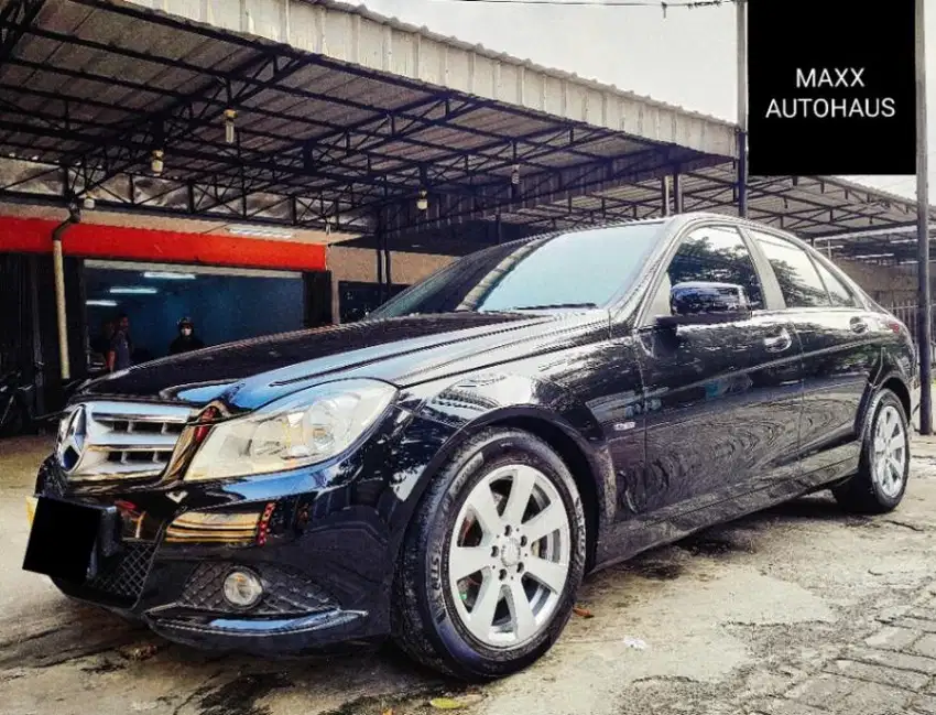 (Low km) Mercedes Benz C200 CGI FACELIFT 2012 AT Hitam Mercy c 200