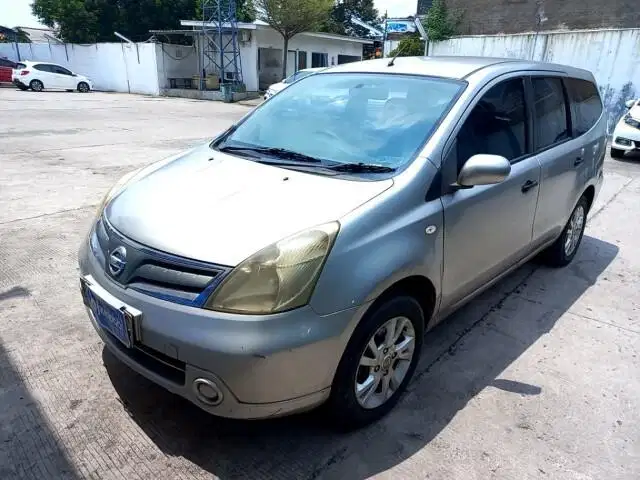 Pajak Panjang - Nissan Grand Livina 1.5 SV Bensin-AT 2012 (KOC)