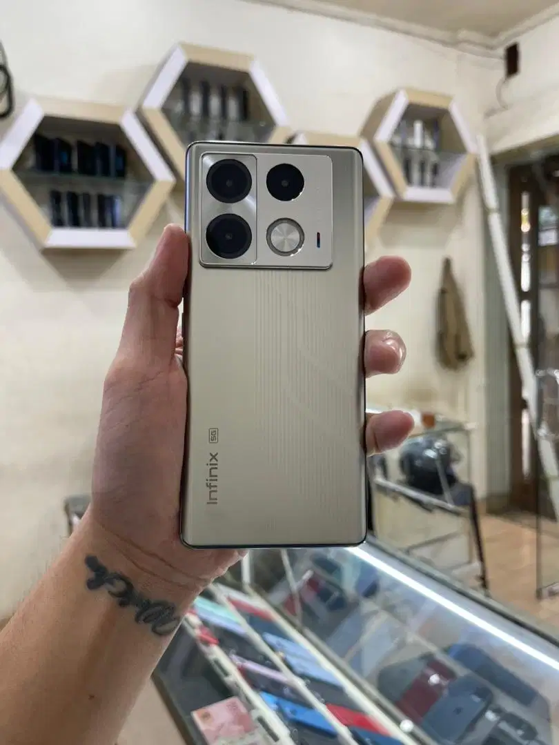 Infinix note 40 pro 5G BMW EDITION