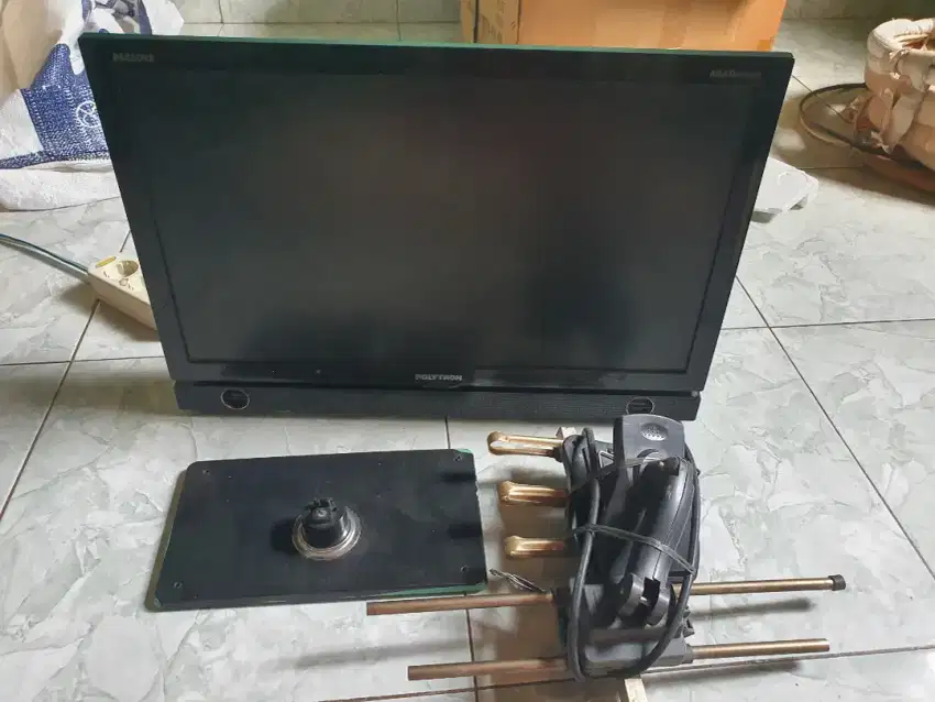 TV SECOND / BEKAS  24 INCH termasuk ANTENA dan Tatakan