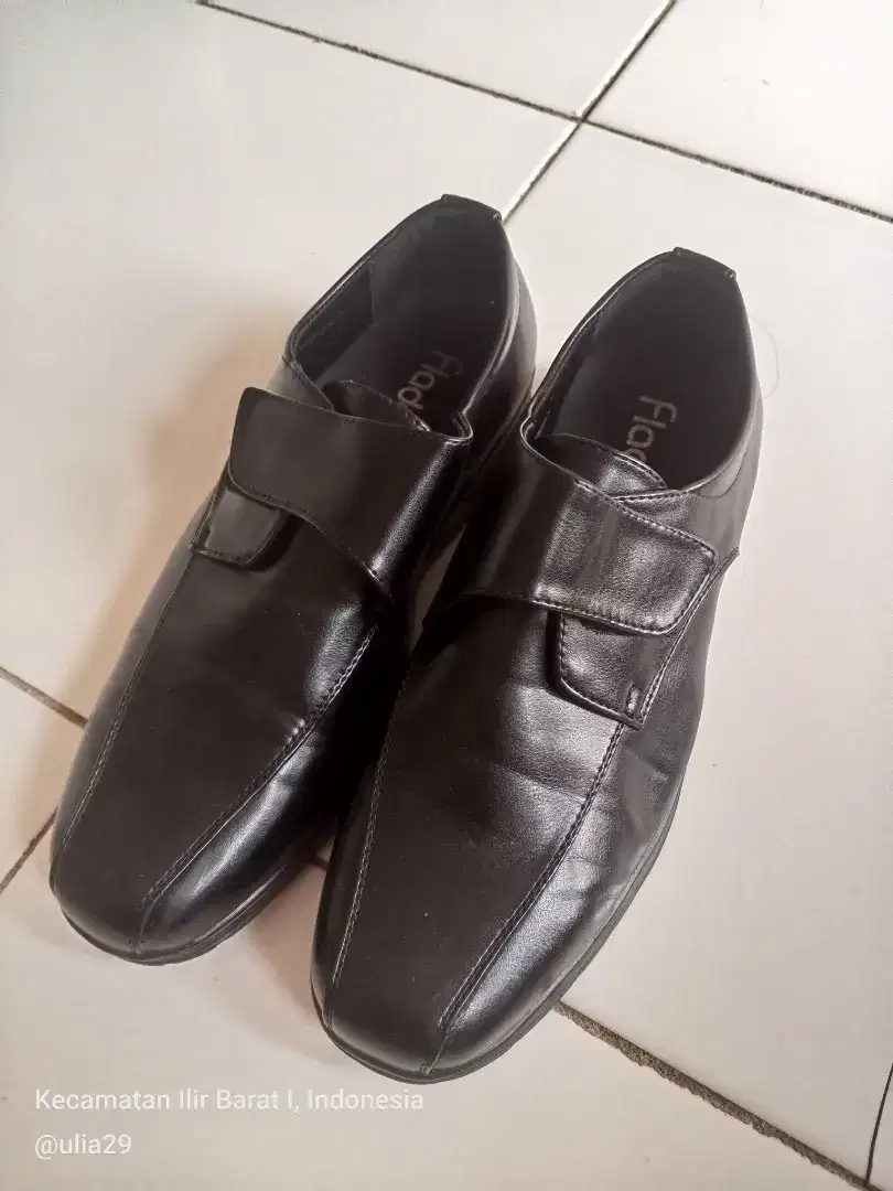 Sepatu fladeo scon seperti baru