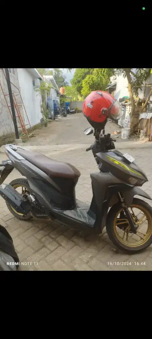 Dijual cepat motor bekas Honda Vario 2021