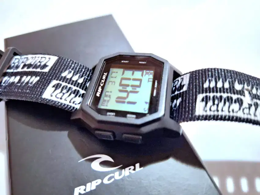 Jam tangan Ripcurl atom original like new