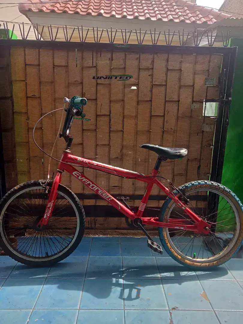 Sepeda BMX UK 20 EVERGREEN HARGA NETT