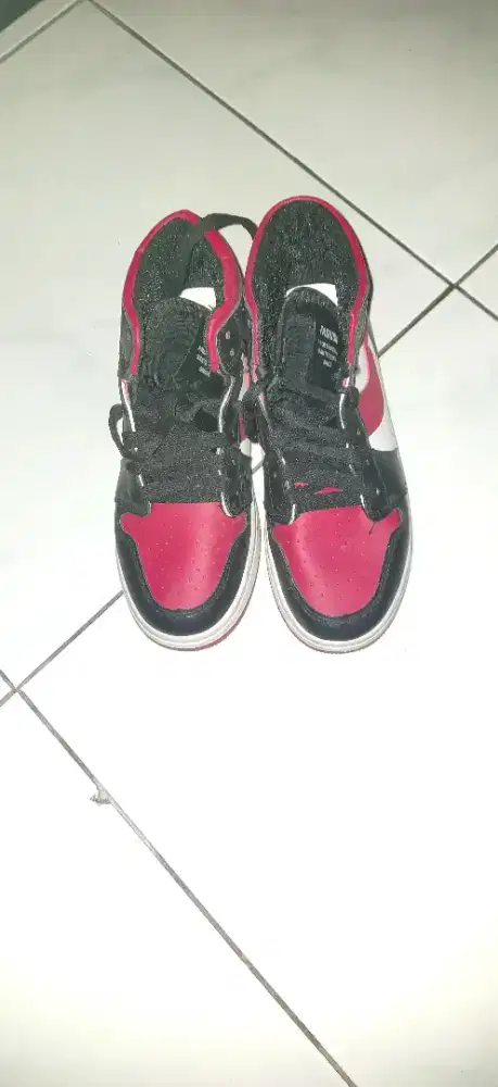 Sepatu Import China Merah Uk 38