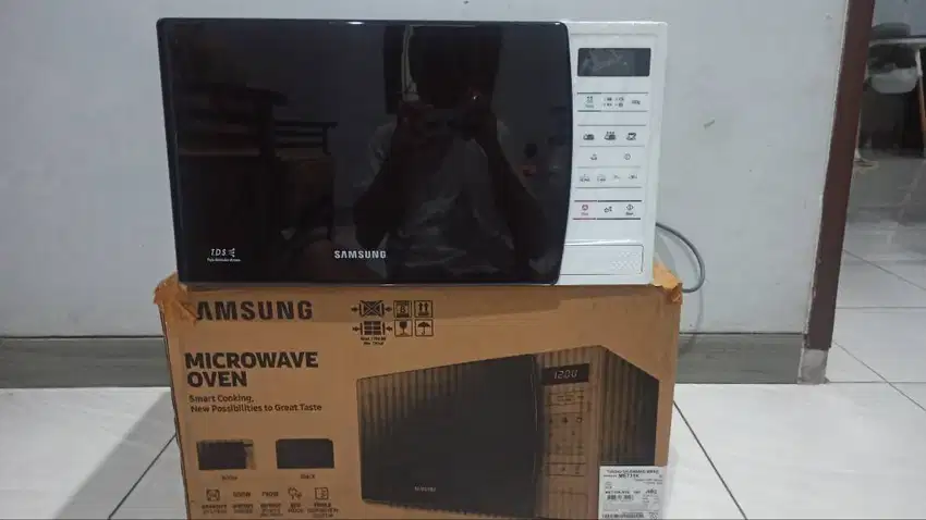 Samsung ME731K/HSE Microwave Oven 20L