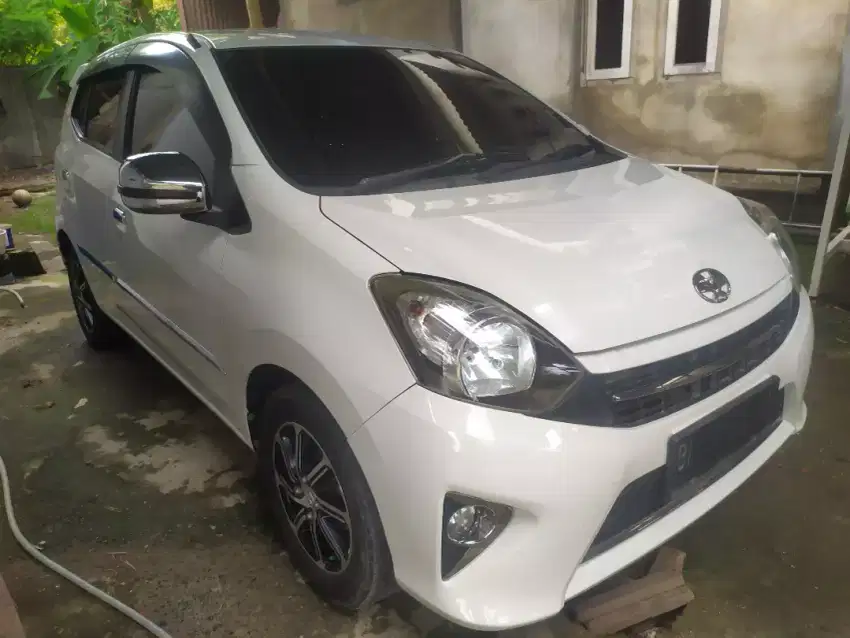 Dijual Toyota Agya 2015 type G Manual