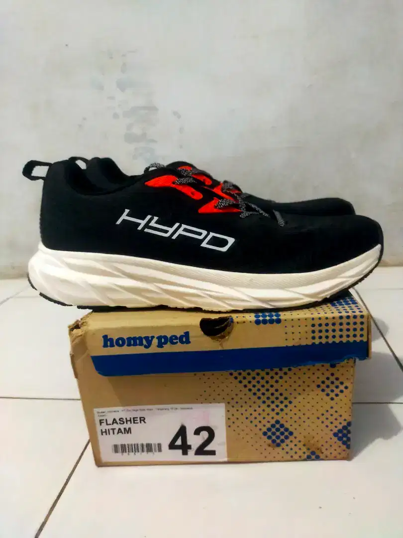 Sepatu homyped flasher hitam ukuran 42