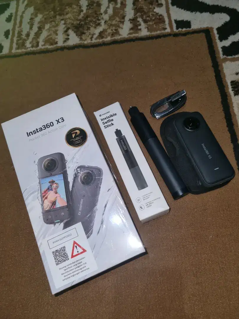 Insta360 x3 + invisible stick + memori 64gb extreme pro