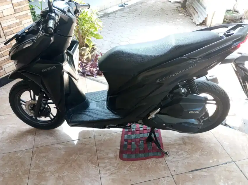 Honda Vario 150 iss cbs hitam black