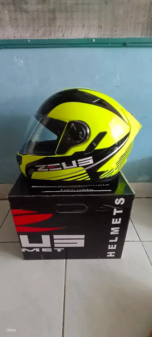 Helm Zeus ZS813