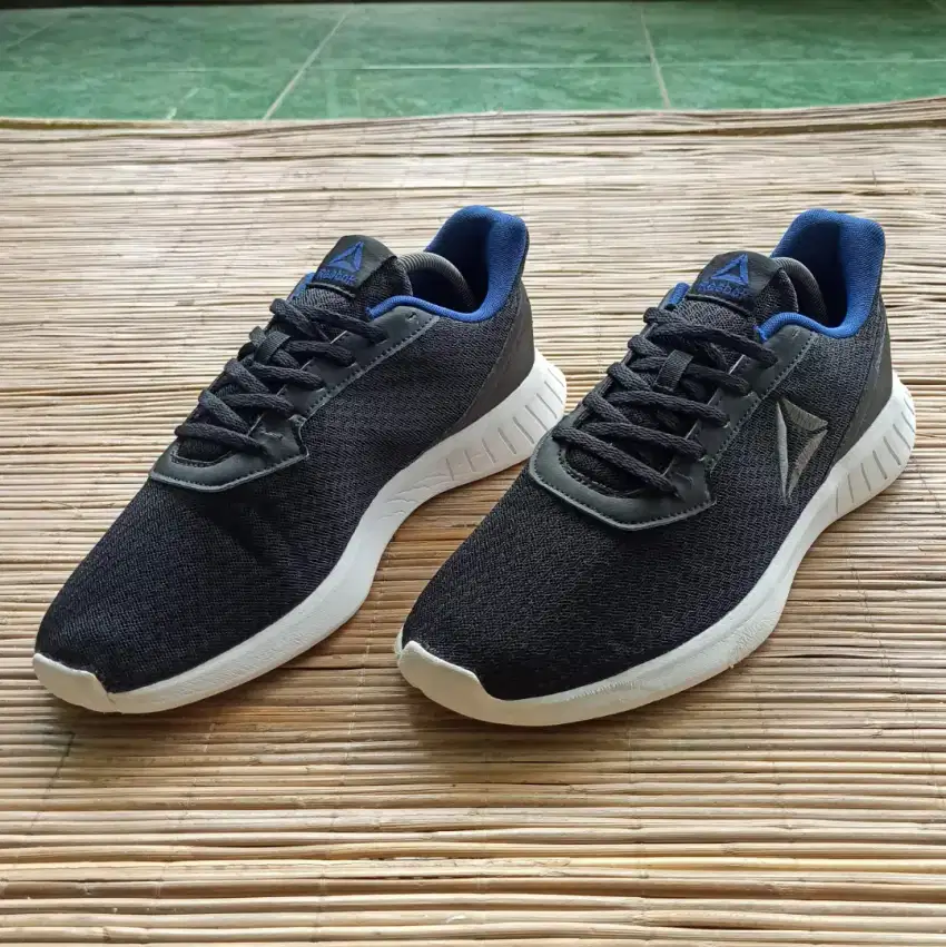 Reebok size 44 second prelove bekas