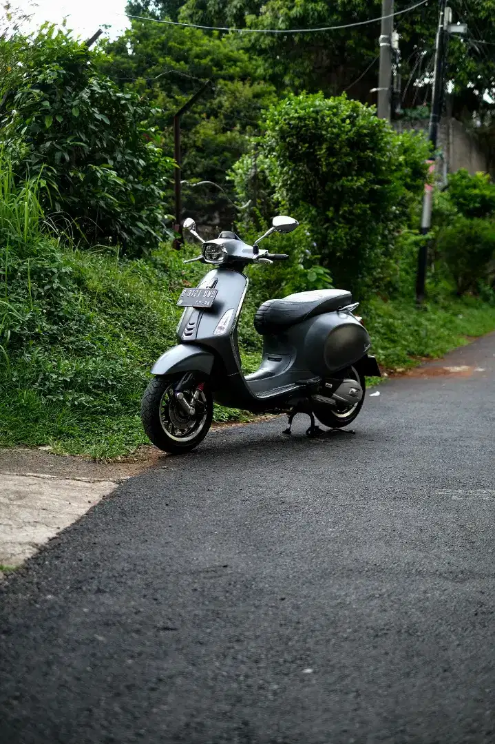 PIAGGIO VESPA MATIC SPRINT IGET TERMURAH BERGARANSI ( BISA KREDIT )