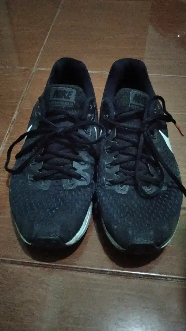 Sneakers Sepatu running  nike