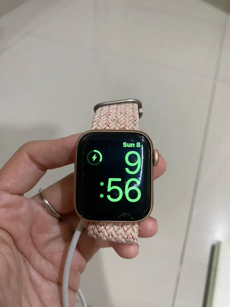 APPLE WATCH SE 38MM ROSEGOLD LIKE NEW