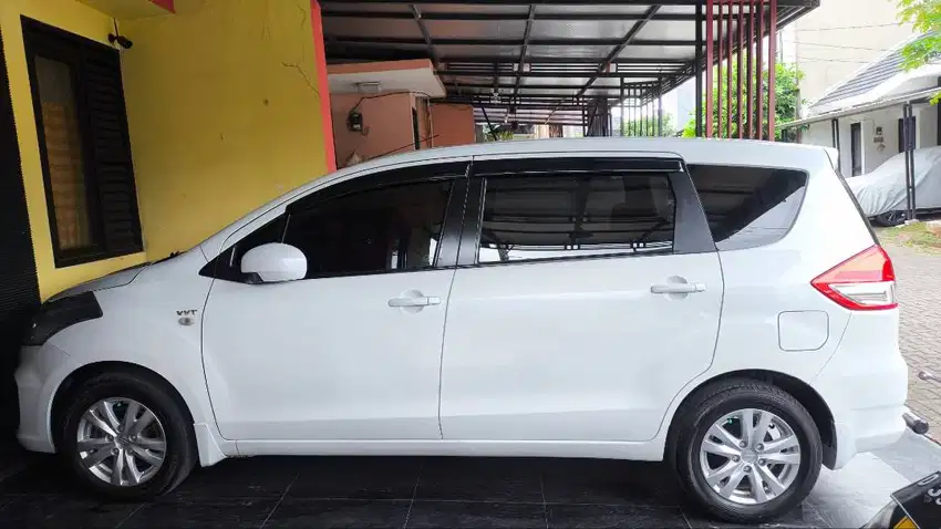 Dijual mobil ERTIGA GL MATIC 2015 (Pemakaian 2016)