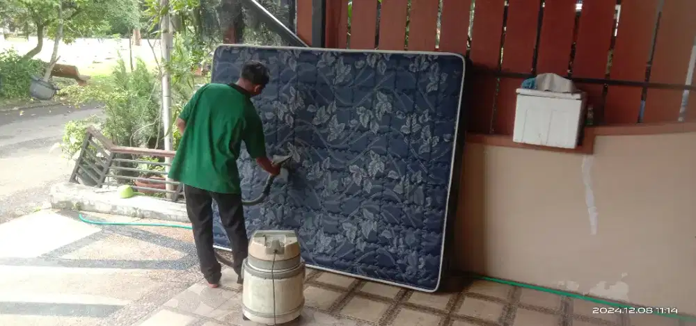 Cuci kasur sepringbed sedot tungau dan sofa panggilan