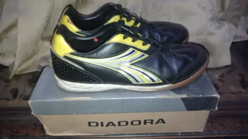 Sepatu Futsal Diadora Size 42