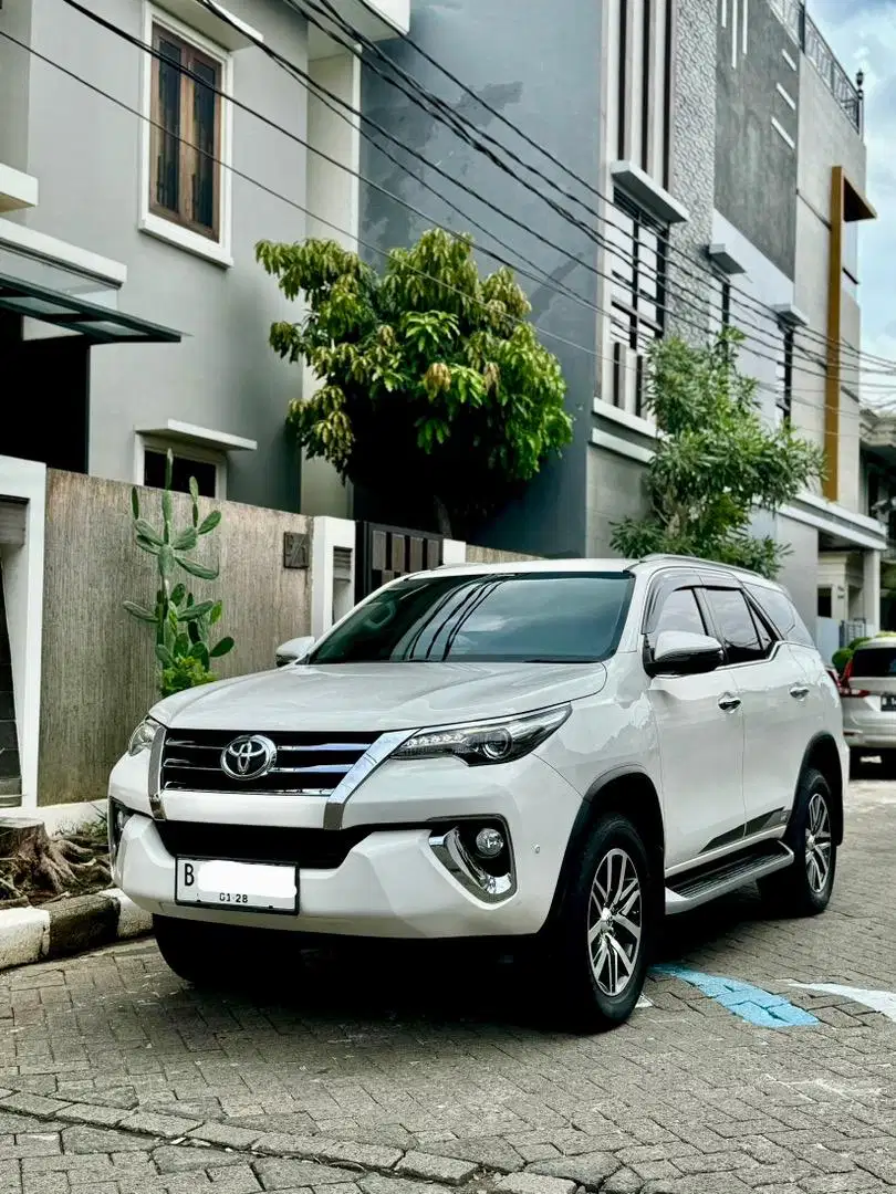 TOYOTA FORTUNER VRZ 2018 NIK 2017 KM 80 RIBU ASLI (SERVIS RECCOD!)